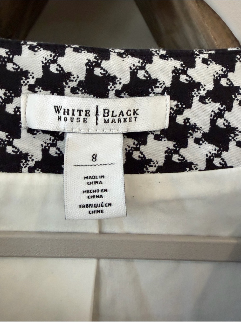 WHBM blazer black & white houndstooth pattern hook & eye front closure. Size 8 - Picture 3 of 8